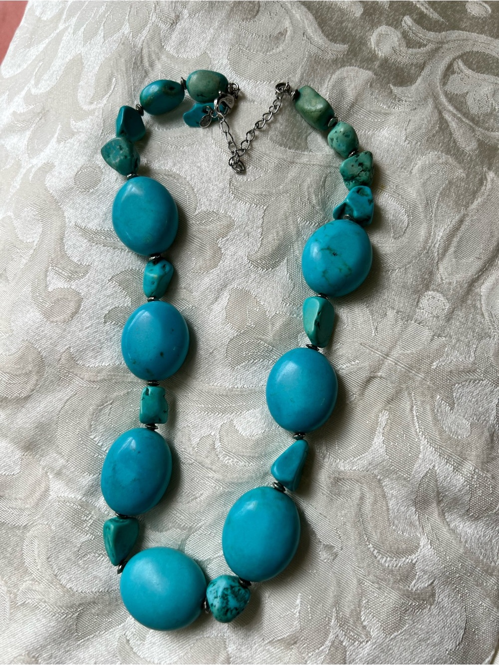 Premier Designs Chunky Magnesite Turquoise Bead Statement Necklace - Picture 2 of 6
